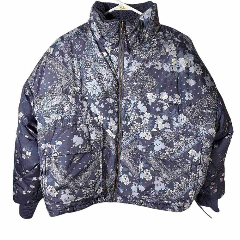 American Eagle Outfitters Reversible Sherpa Puffer Jacket Floral Paisley Size S